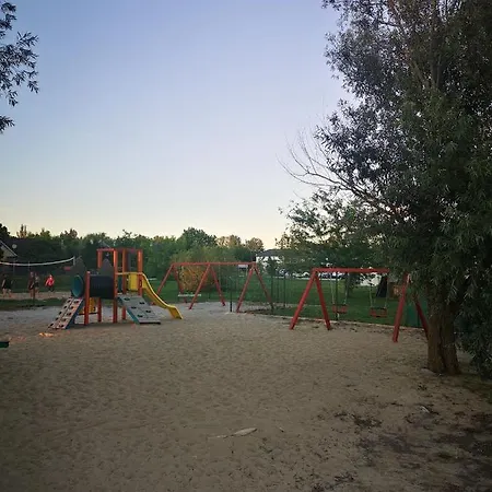 Velelak アパート