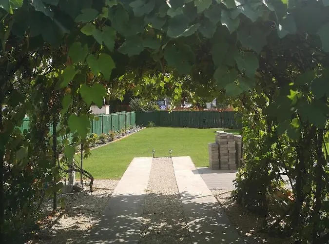 Velelak Apartament *